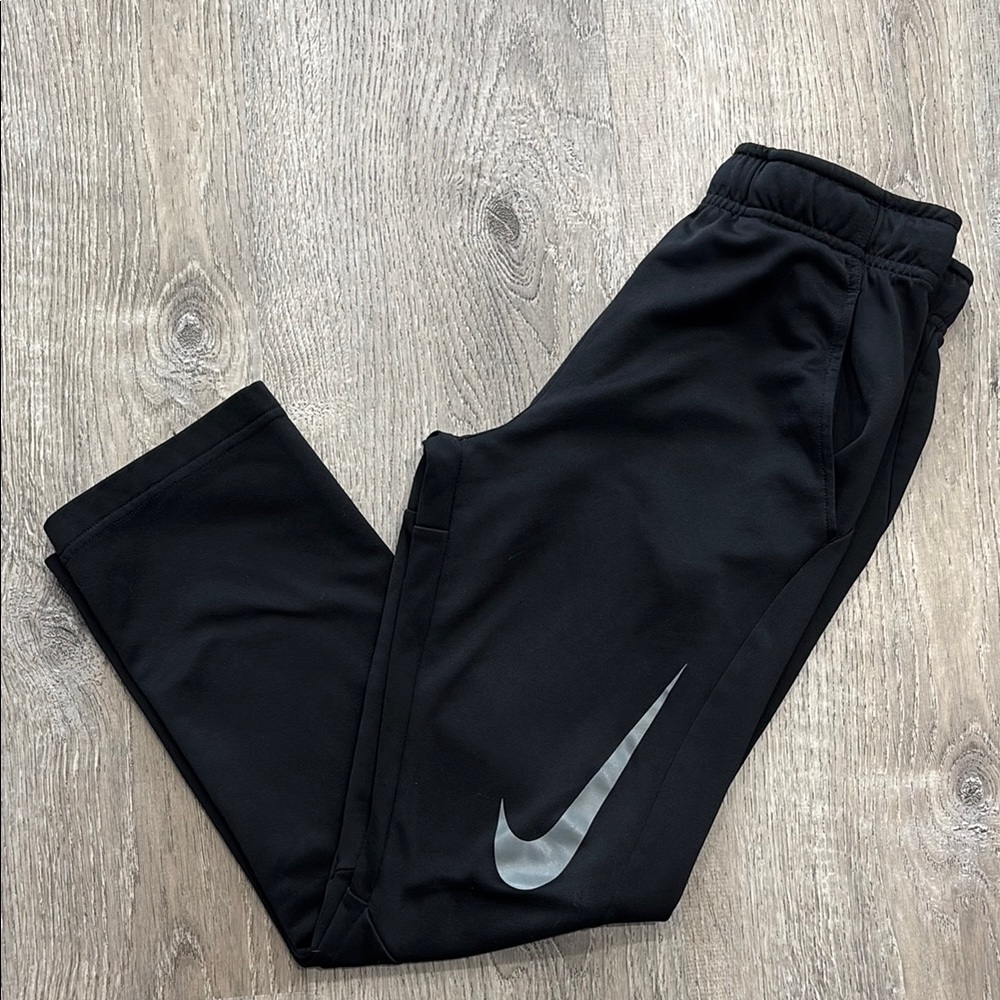 Nike dry fit Black Tapered Sweatpants with Elastic Waistband